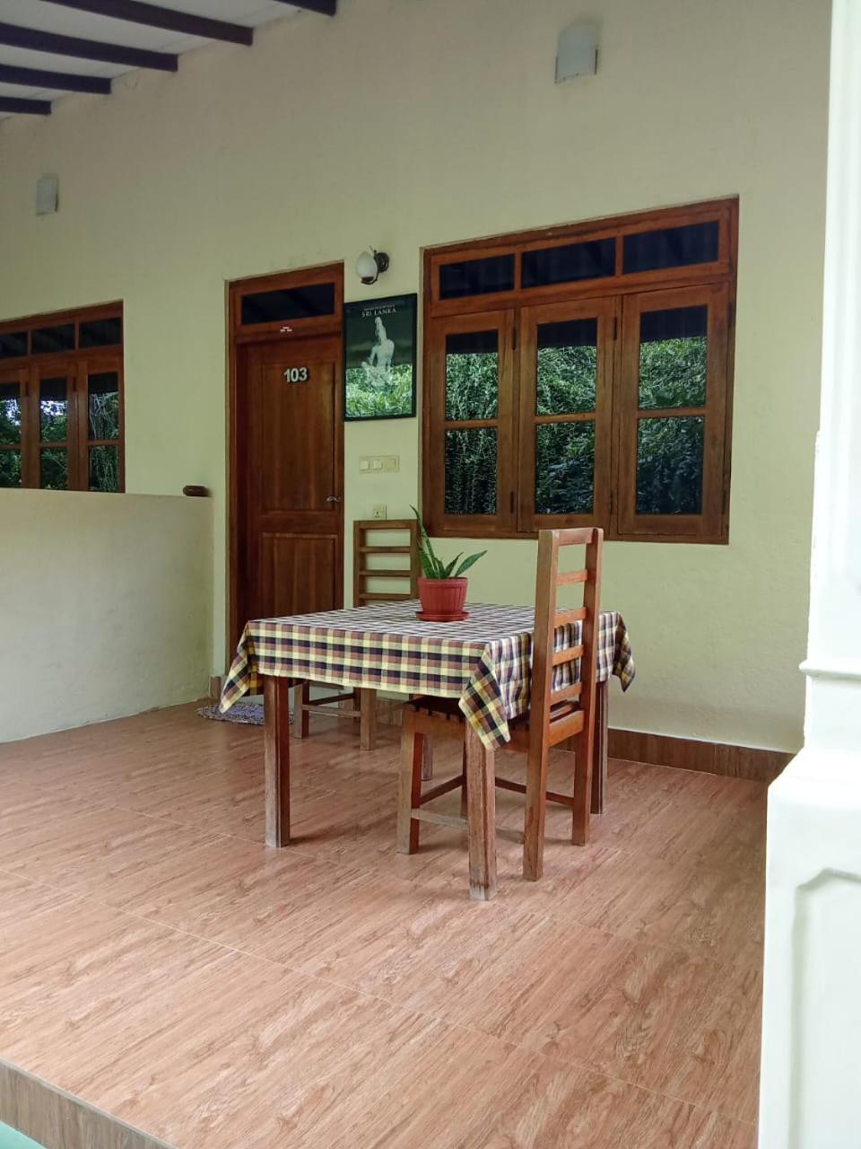 Hotel Udesh Guest Polonnaruwa Pokoj fotografie