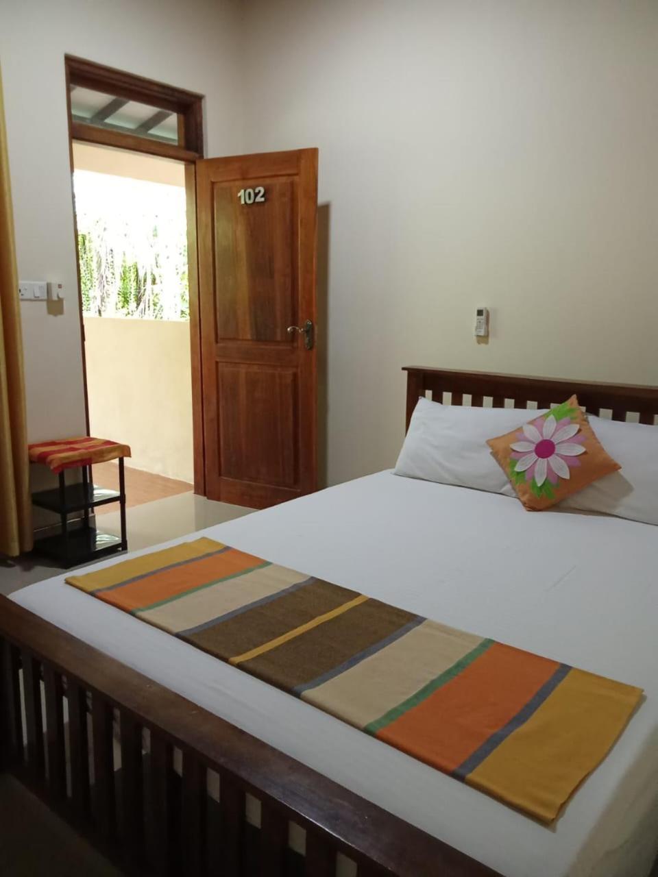 Hotel Udesh Guest Polonnaruwa Pokoj fotografie
